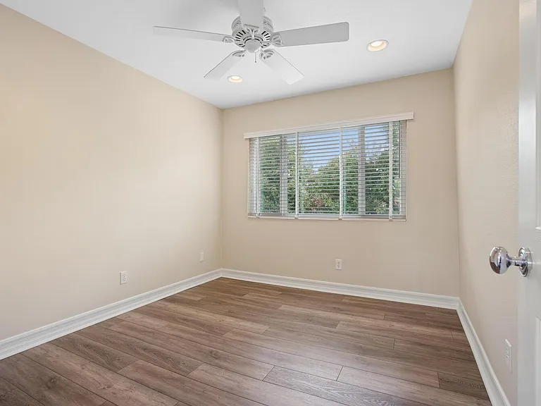 1672 Wellington Pl — Photo 24