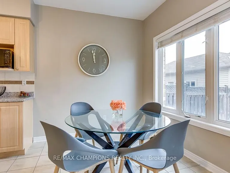 5435 Festival Dr — Photo 9