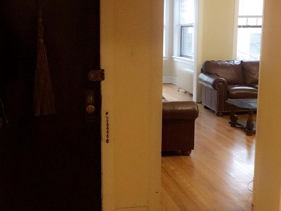 4th image of 262 S Marion St APT 1