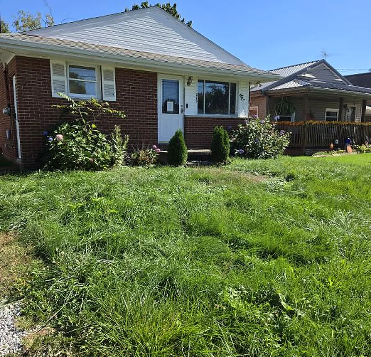 3 bed, 864 sqft, $950 — Photo 1