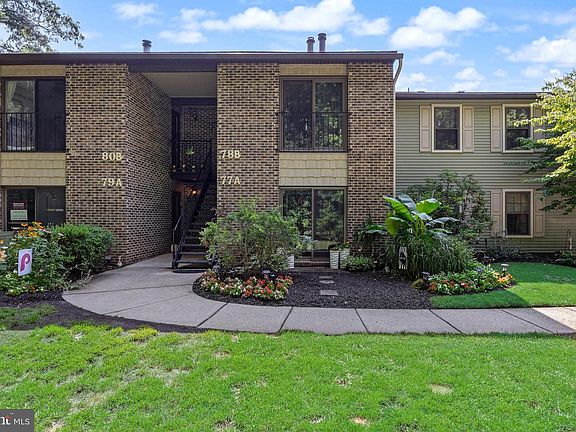2nd image of 77 W Bluebell Ln