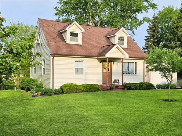 129 S Kerrwood Dr, Hermitage, PA 16148