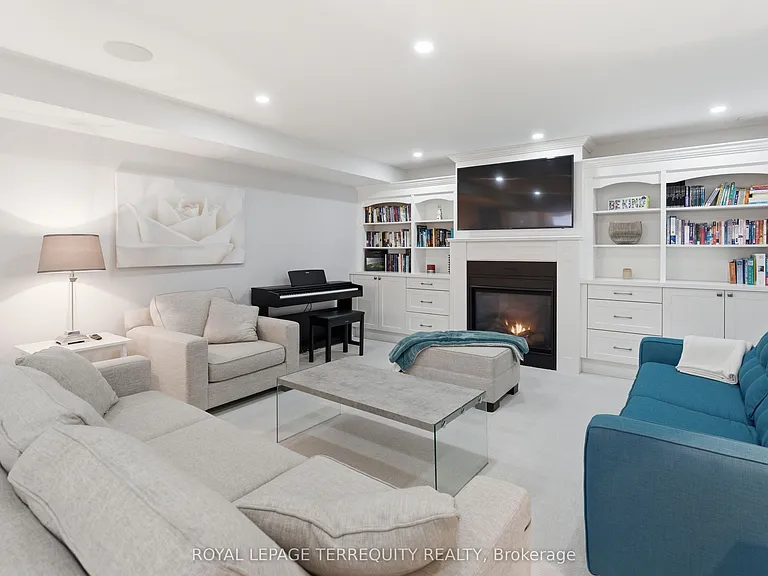 130 Edgecroft Rd — Photo 37