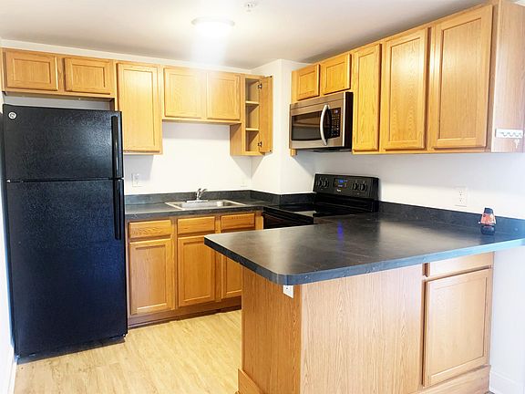 2nd image of 33 Carver St APT D