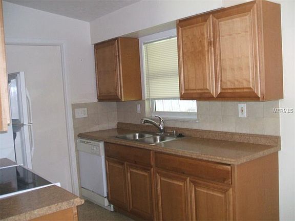 3rd image of 5701 Bay St NE
