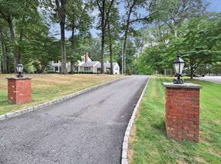 24 Lehman St, Mahwah, NJ 07430