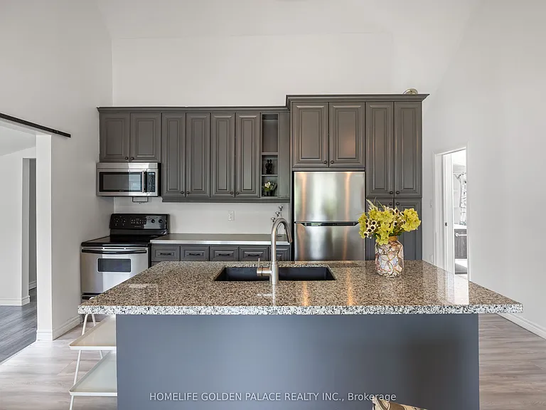 194 Beach Rd — Photo 4