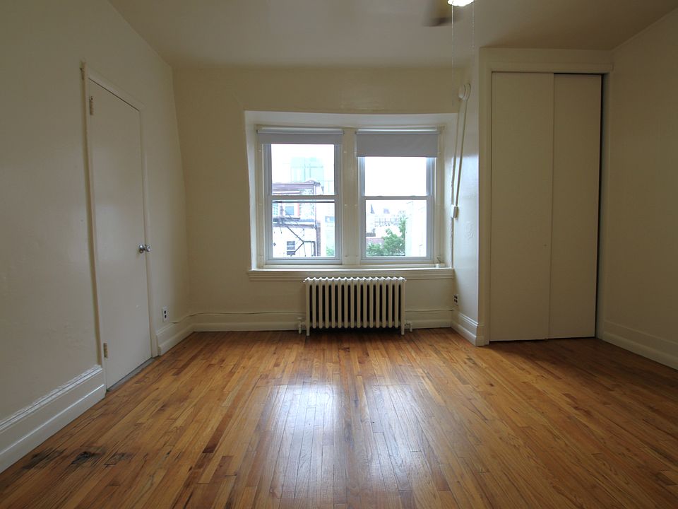 2nd image of 2205 Saint James St APT D3
