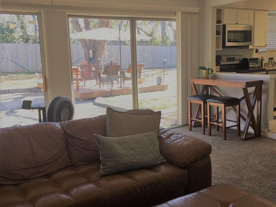 Vie from Family room to back yard