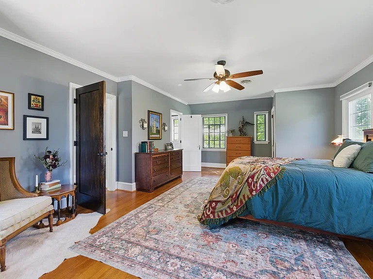 5010 Gosnold Ave — Photo 37