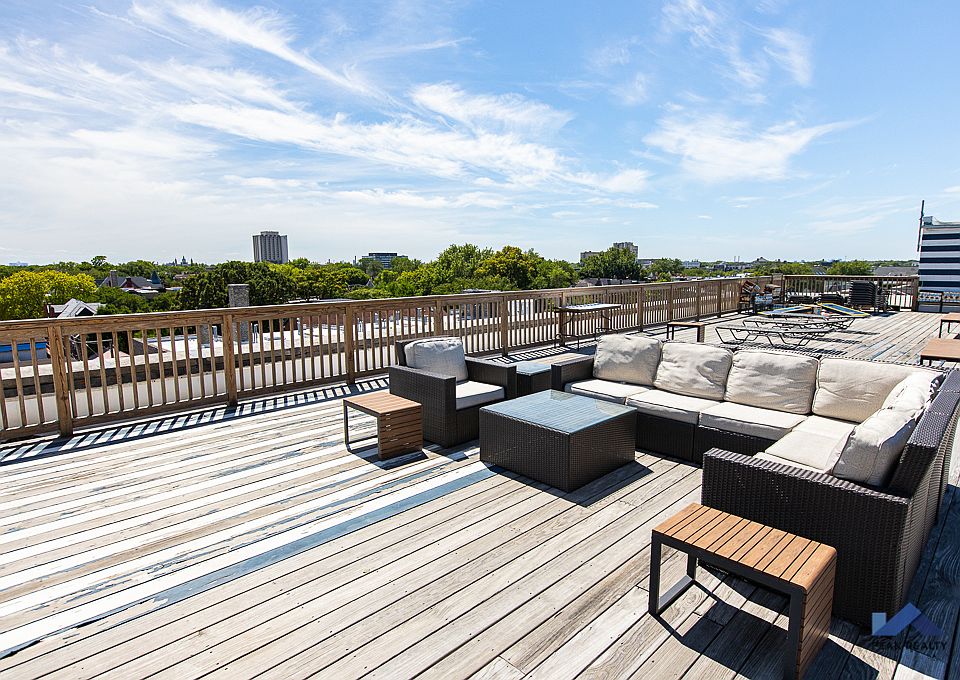 1st image of 2040 W North Ave #2040-403