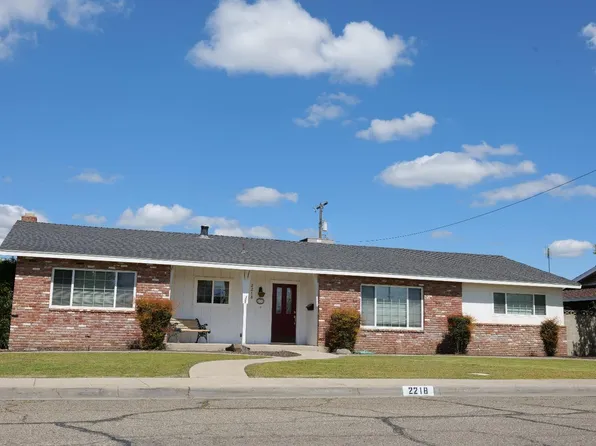 2218 Jackson St, Selma, CA 93662