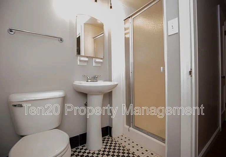 1706 Wells Dr — Photo 17
