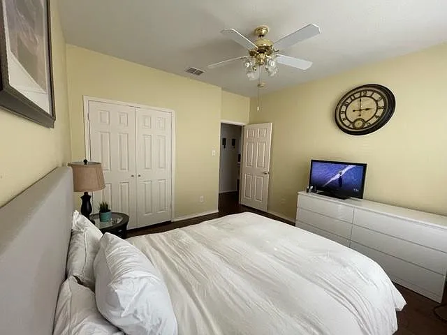 Downstairs bedroom