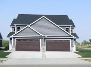 3929-3931 Tanglewood Pl, Janesville, WI 53546