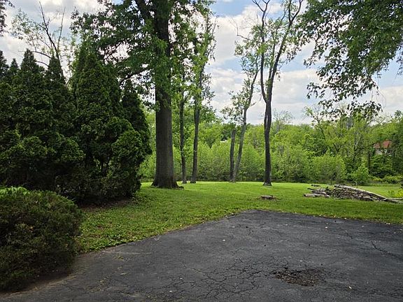 5th image of 621 Claymont Estates Dr