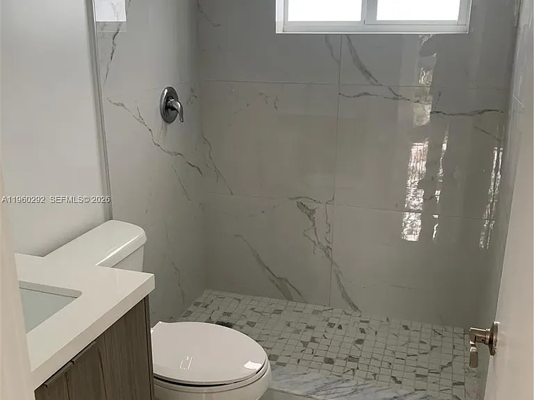 7843 NE 10th Ave #2 — Photo 5