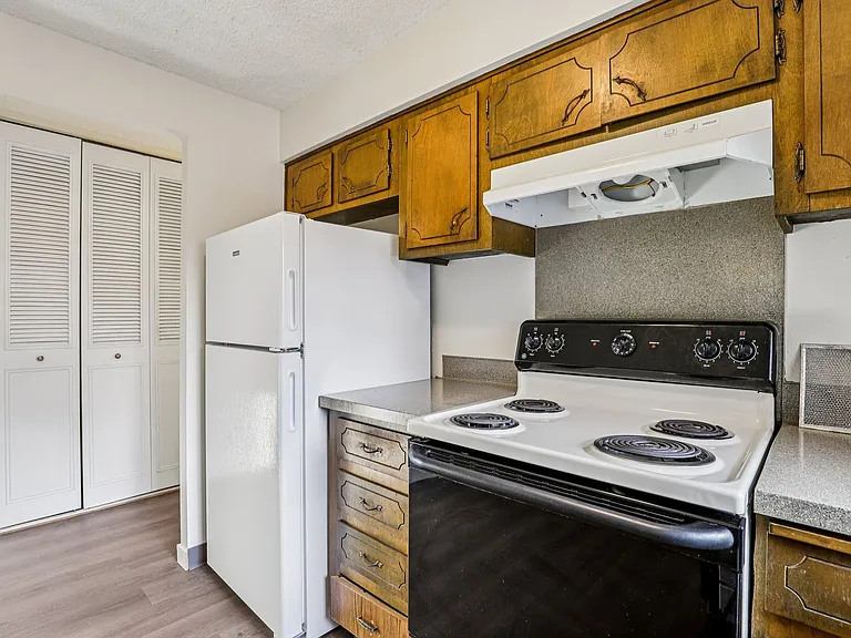 Cypress Crest Apartments — Photo 64