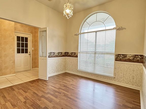 2nd image of 5715 Emily Ln