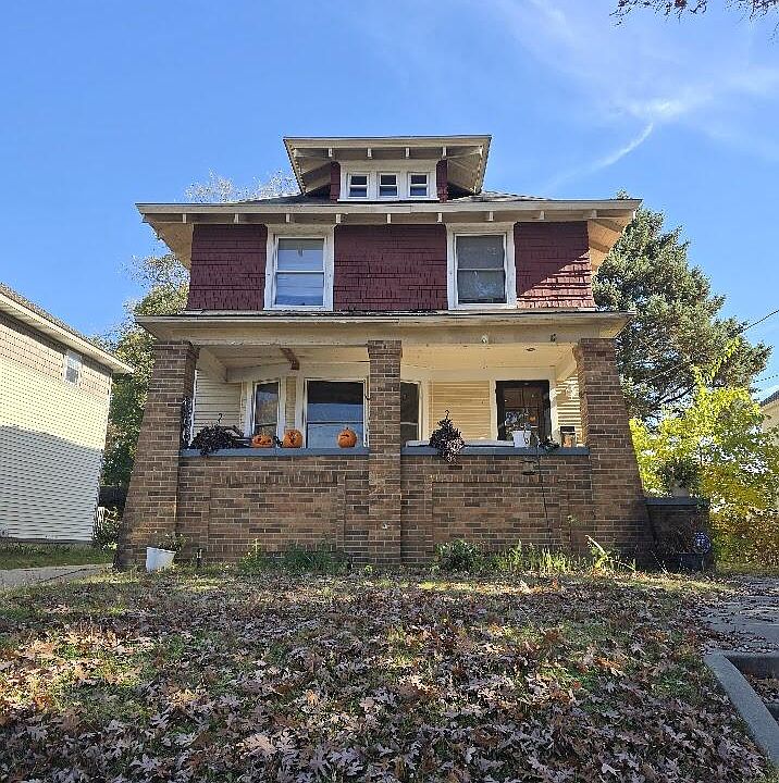 1st image of 940 Madison Ave SE