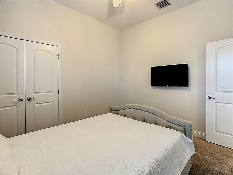 220 W Minnehaha St — Photo 39