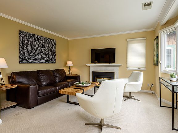 3rd image of 346 Carmel Ave