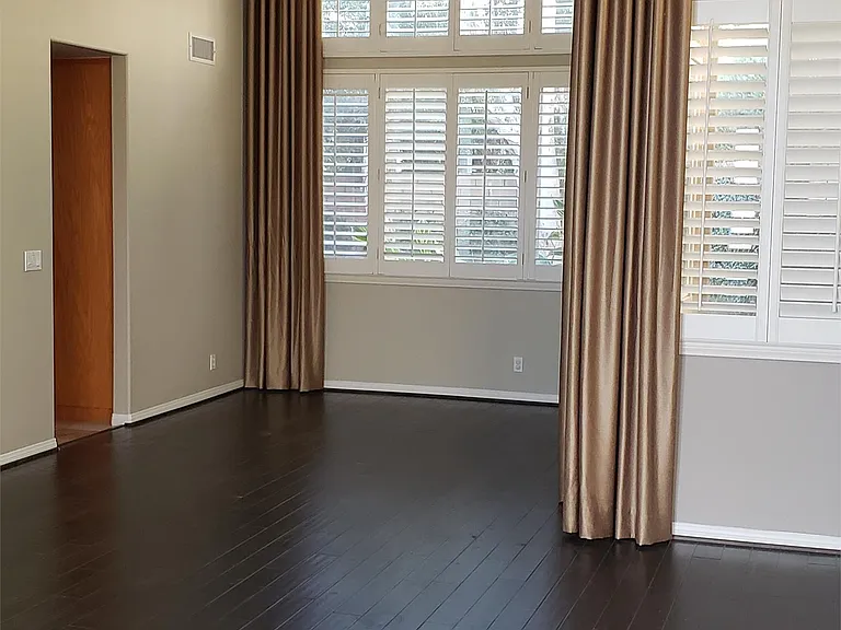 3337 Crossland St — Photo 10