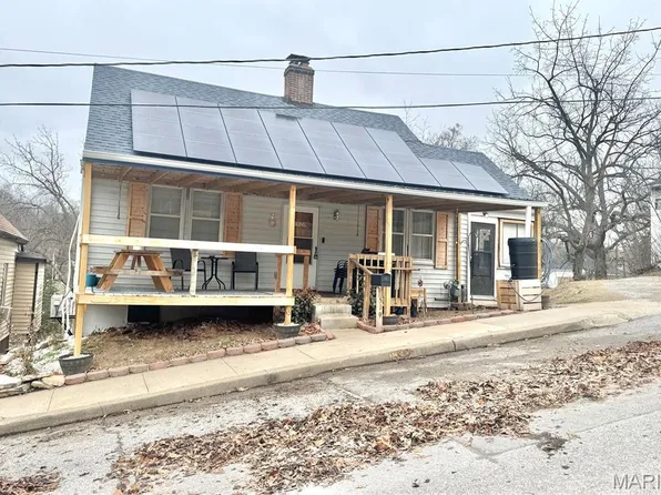 519 Pine St, Hannibal, MO 63401