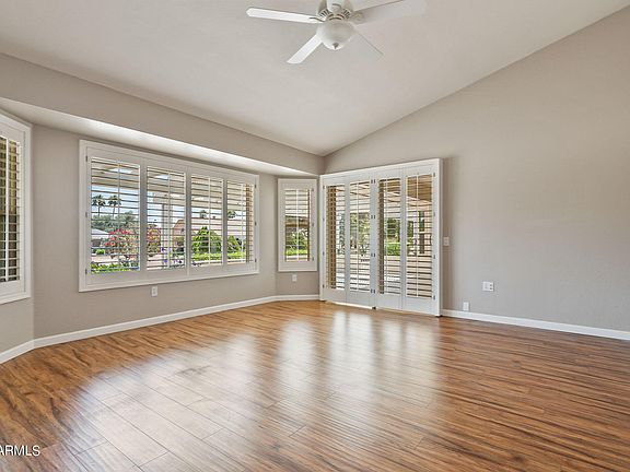 3rd image of 13623 W GREENVIEW Drive