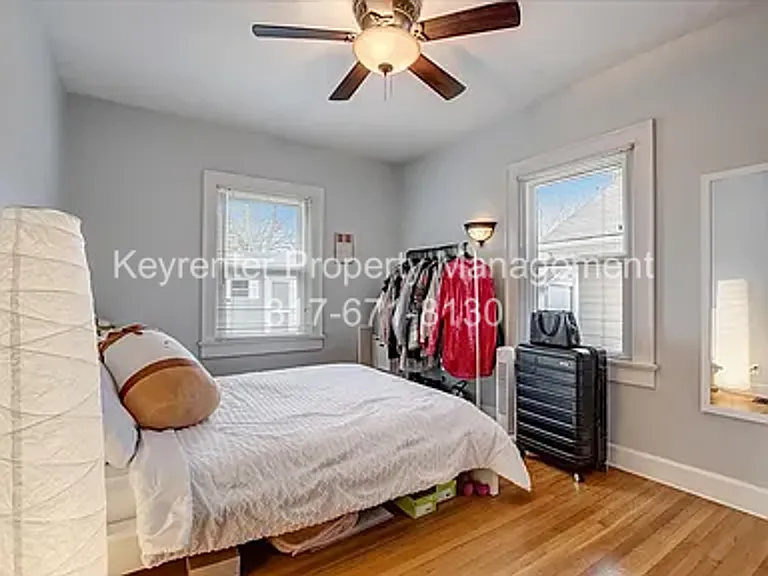 528 W 43rd St — Photo 19