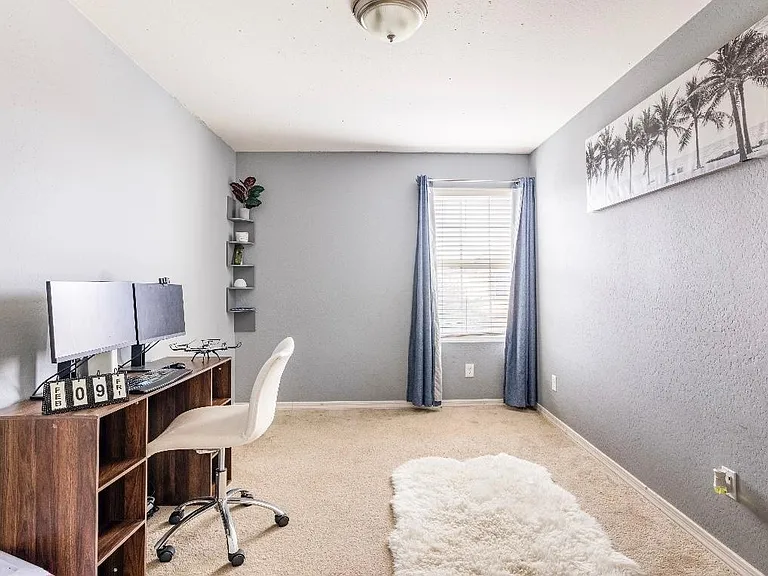 5727 S 35th Pl — Photo 15