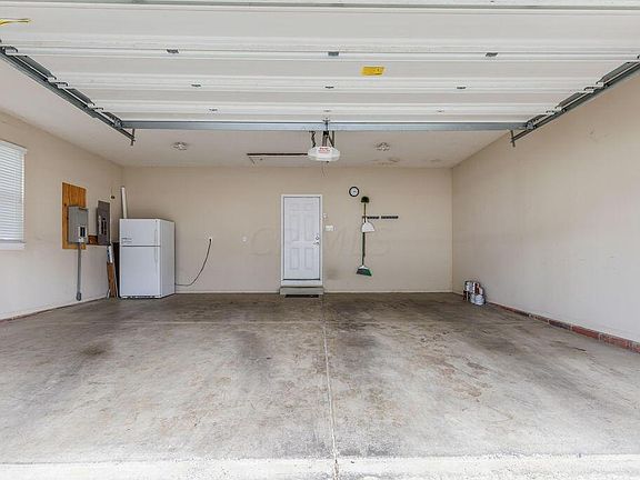 5th image of 3809 Bentworth Ln #105
