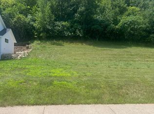 2567 Clubhouse Dr, Lake City, MN 55041