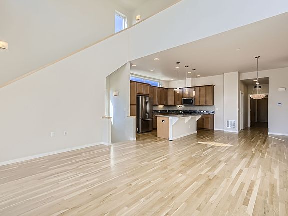 4th image of 2111 Hecla Dr