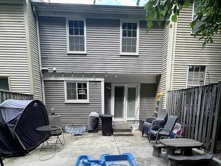 6 Dumfries Ct — Photo 14