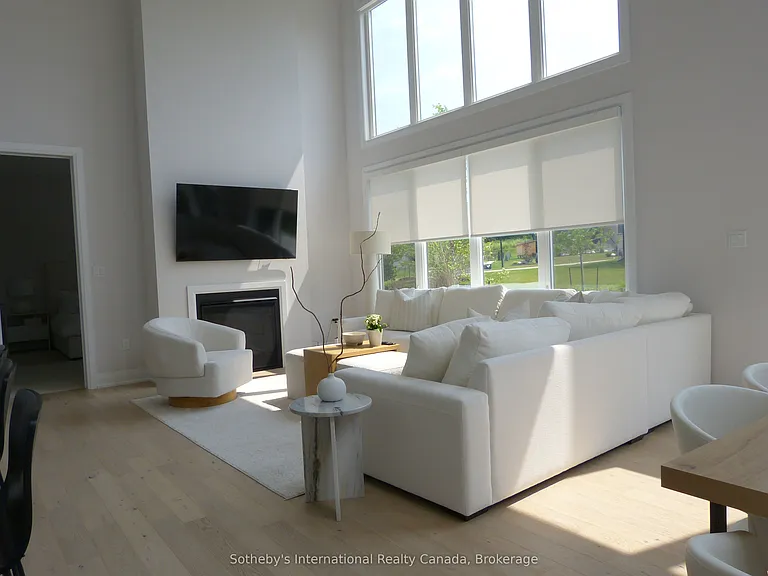 102 Sladden Ct — Photo 3
