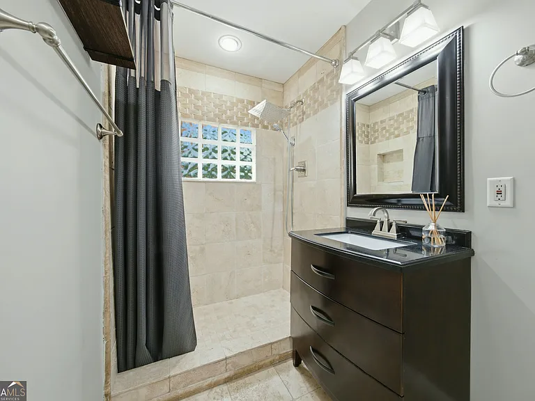 250 Aspen Way — Photo 12