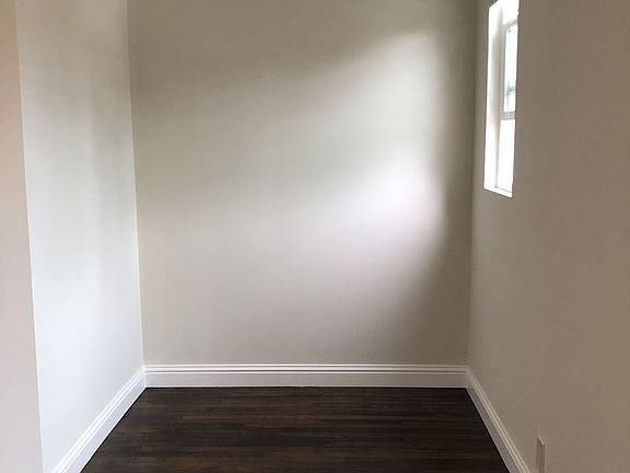 2nd image of 1005 Burlingame Ave APT 3