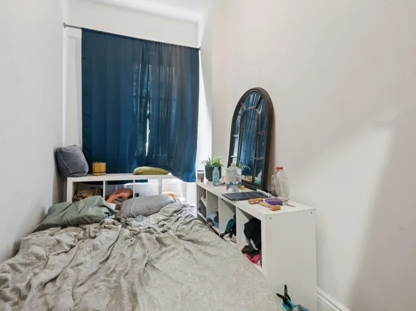 247 Pacific Avenue image 8 of 29