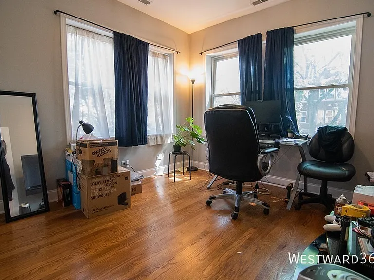 4330 N Sacramento Ave #2E — Photo 8
