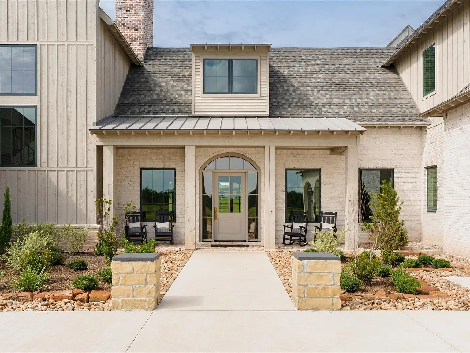 5 bed, 7.0 bath, 6455 sqft, $8,500 — Photo 4