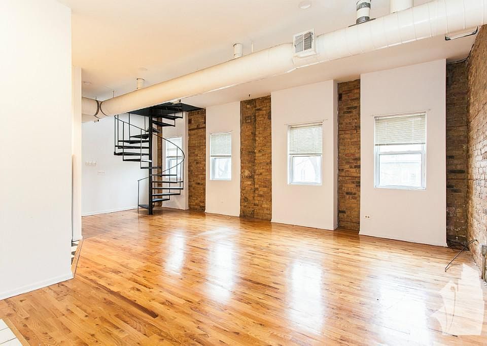 1st image of 2044 W Dickens Ave