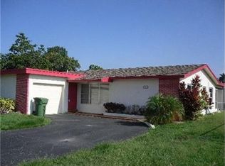 8861 NW 3rd St, Pembroke Pines, FL 33024