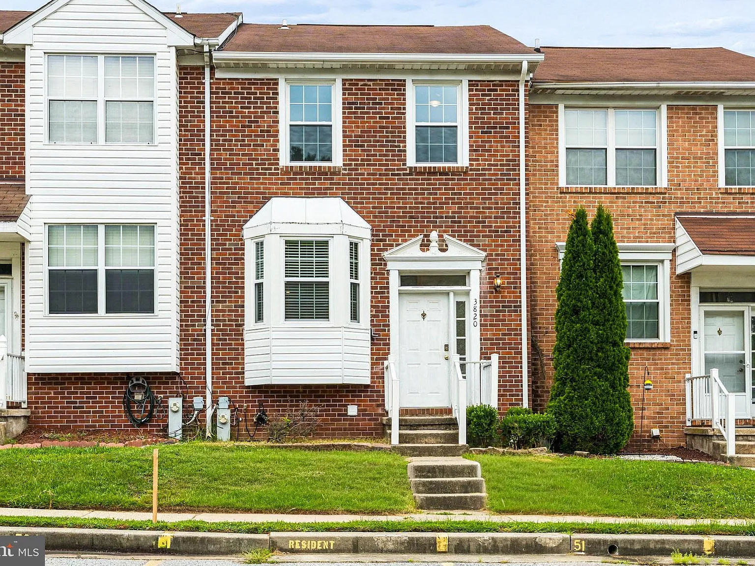 3 bed, 3.0 bath, 1364 sqft, $2,500 — Photo 1