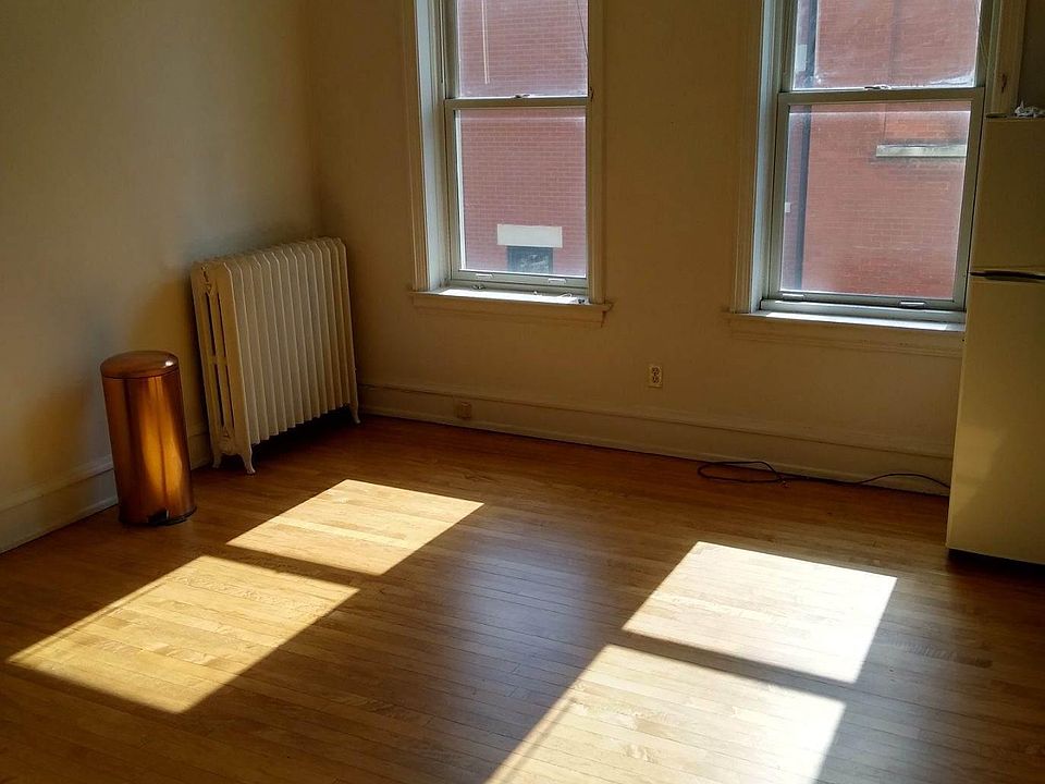 1st image of 4728 N Magnolia Ave #202