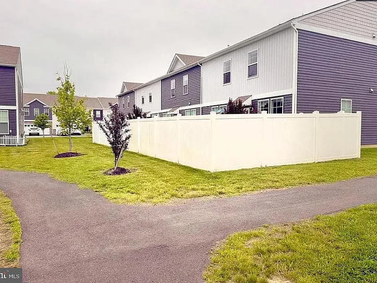 5 Roberta Way — Photo 27