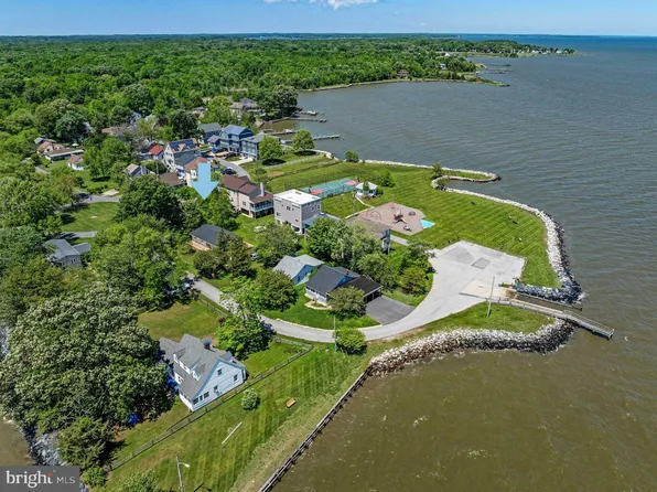 1603 Depriest Dr, Shady Side, MD 20764