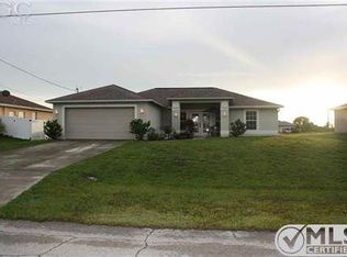 912 NW 8th Pl, Cape Coral, FL 33993