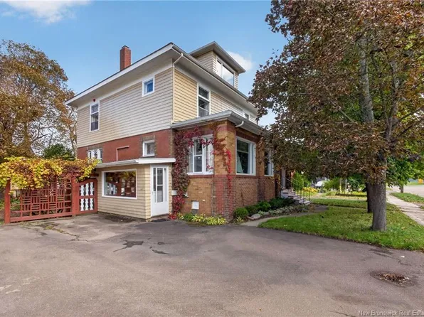 13 Ralph St, Moncton, NB E1C 2V8