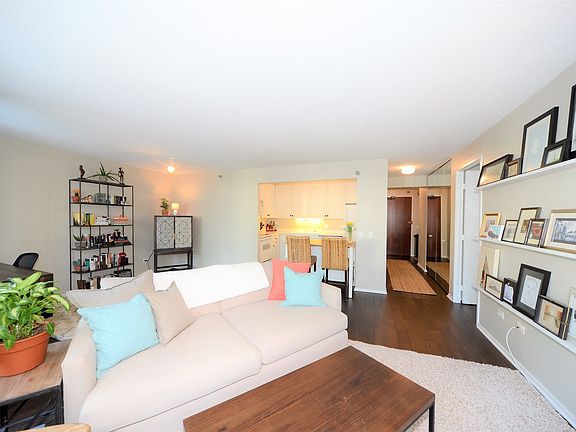 2nd image of 440 N McClurg Ct APT 605